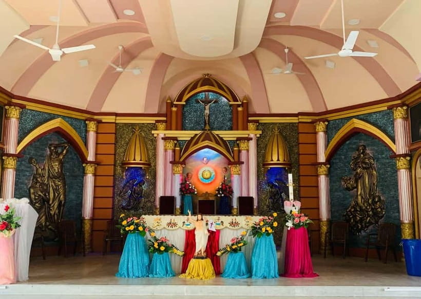 Walk and Explore Guwahati City: Guided Tour with Boat Ride - Vibrant Market Exploration