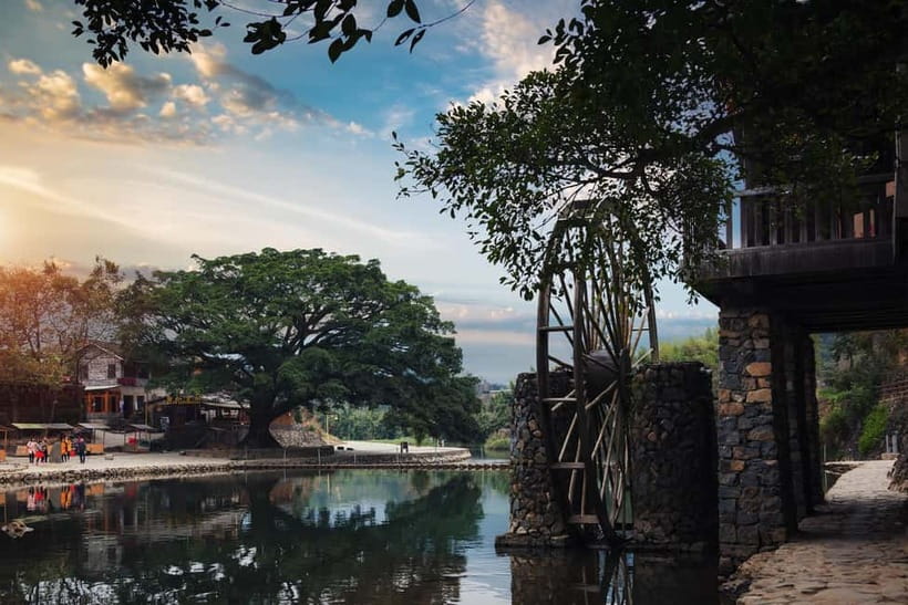 Chengdu: Leshan Giant Buddha & Huanglongxi Ancient Town Tour - Key Points