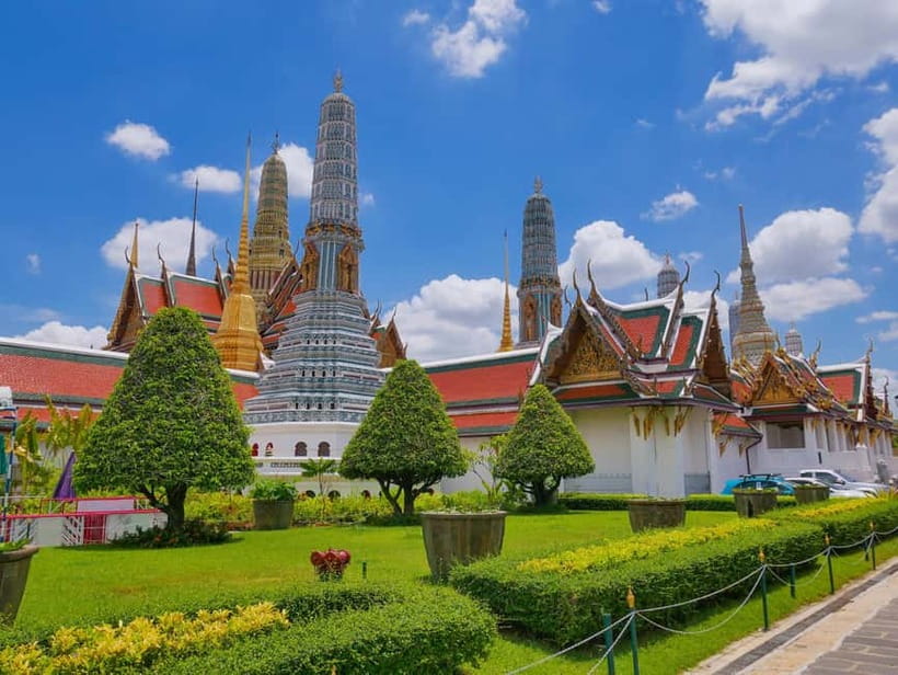 Bangkok: Grand Palace, Wat Pho, Wat Arun Sacred & Local Tour - Good To Know