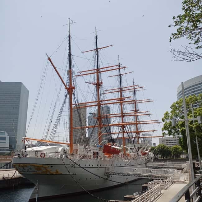Yokohama: Tour with Coffee and Lunch - Who Should Consider This Tour?