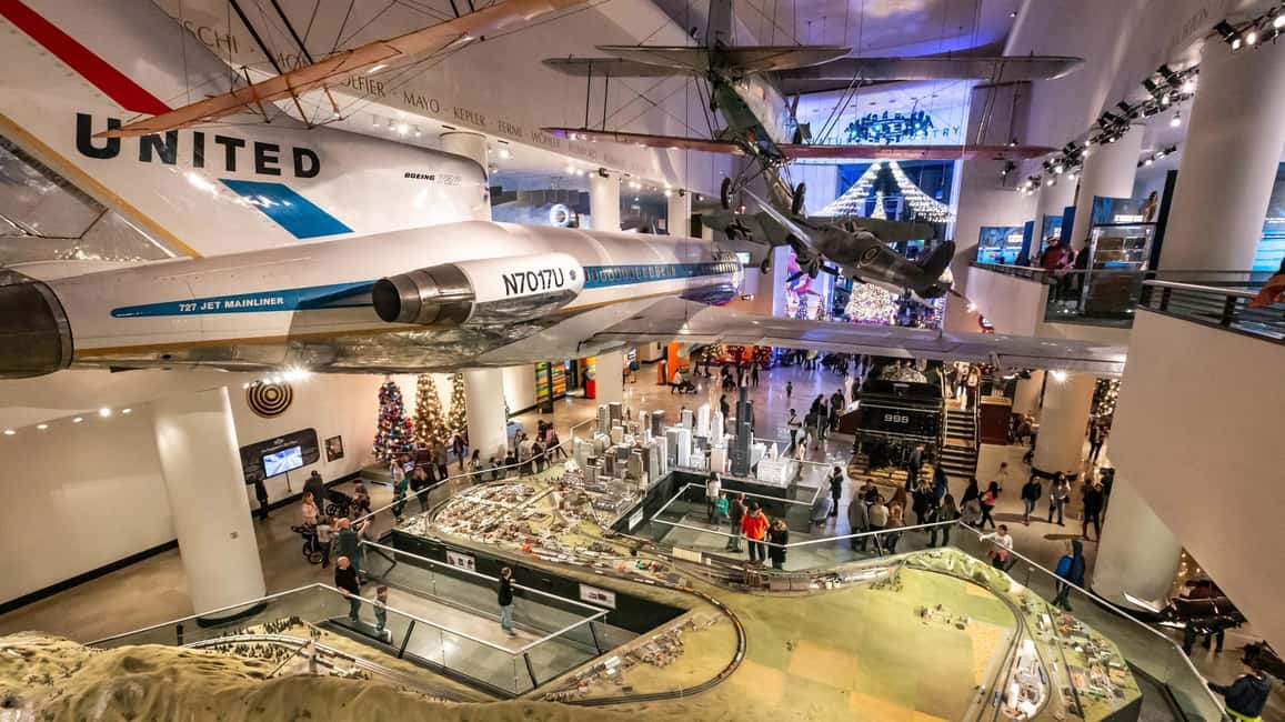 From Chicago:Federal building,Coal Mine&More 1 Day Tour - Who Will Love This Tour?