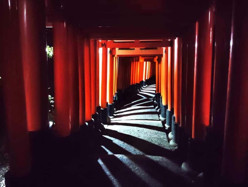 Kyoto: Fushimi Inari Taisha Night Tour with Guide - Authentic and Meaningful Moments