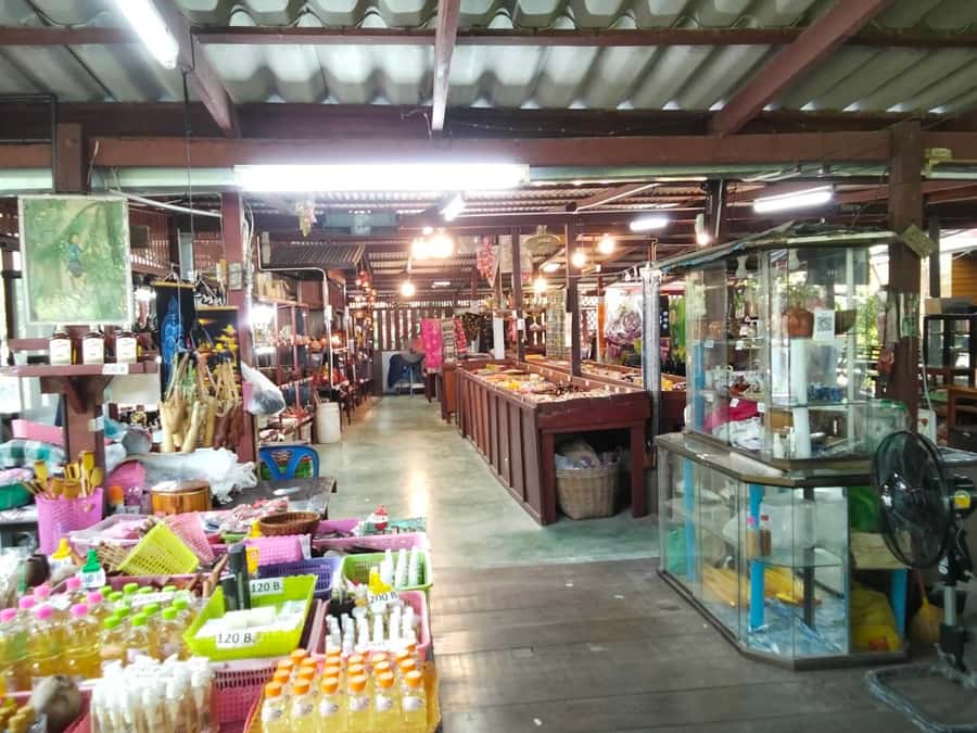 Bangkok: Railway Market & Floating Market Private Tour - Who Will Love This Tour?