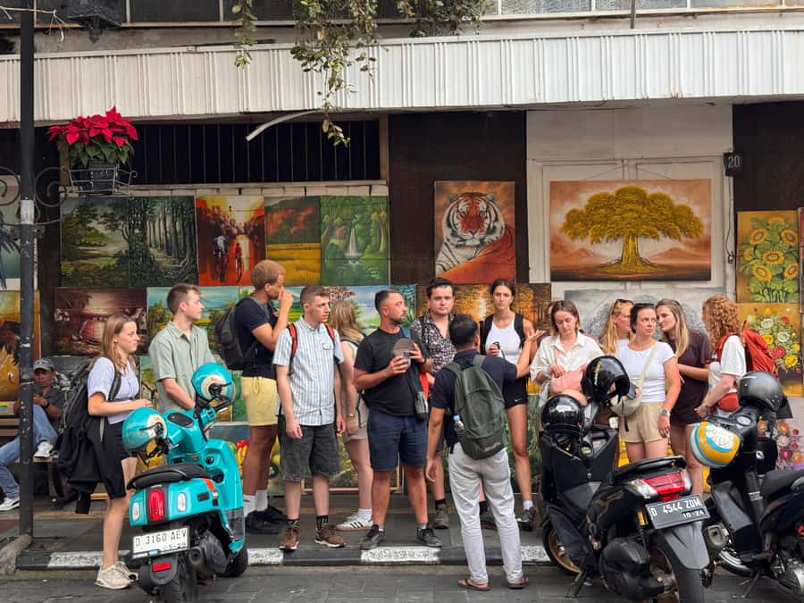 The heart of Bandung and Grand Mosque Guided Walking Tour - Exploring Bandung in a 1.5-Hour Walk