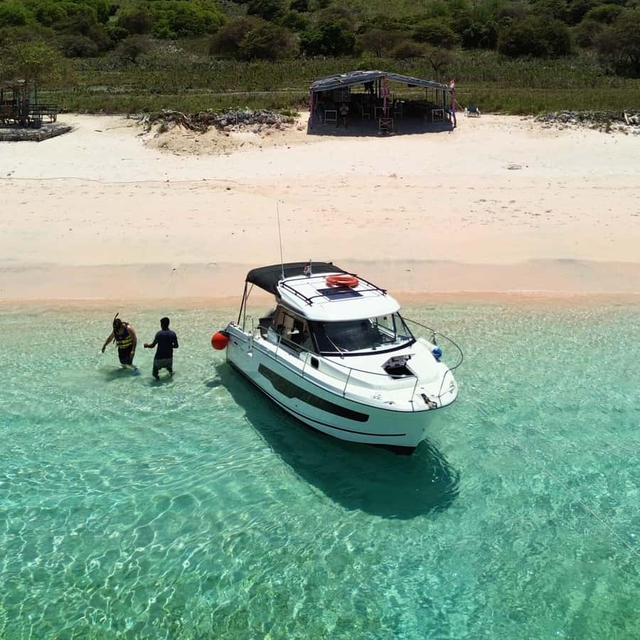 Labuan Bajo: Private Yacht Komodo Islands & Manta Snorkel - FAQ