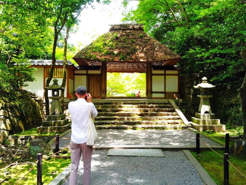 Kyoto: Philosophers Path and Hidden Temple Walking Tour - Starting Point and First Impressions