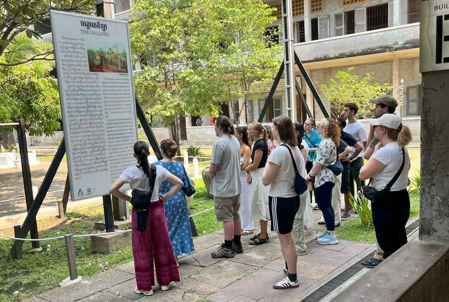 Phnom Penh: Tuol Sleng & Killing Fields Guided Tour - Key Points