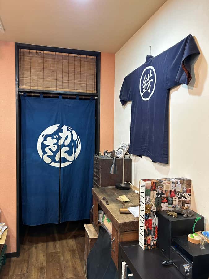 Tokyo: Traditional Hairpin Craft Workshop with Local Artisan - Who Should Consider This Tour?