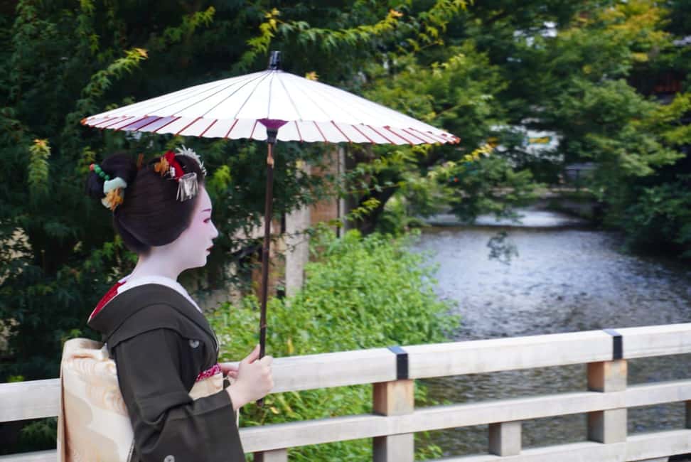 Gion at Night: Secrets and Legends of the Geishas - What to Expect and Practical Tips