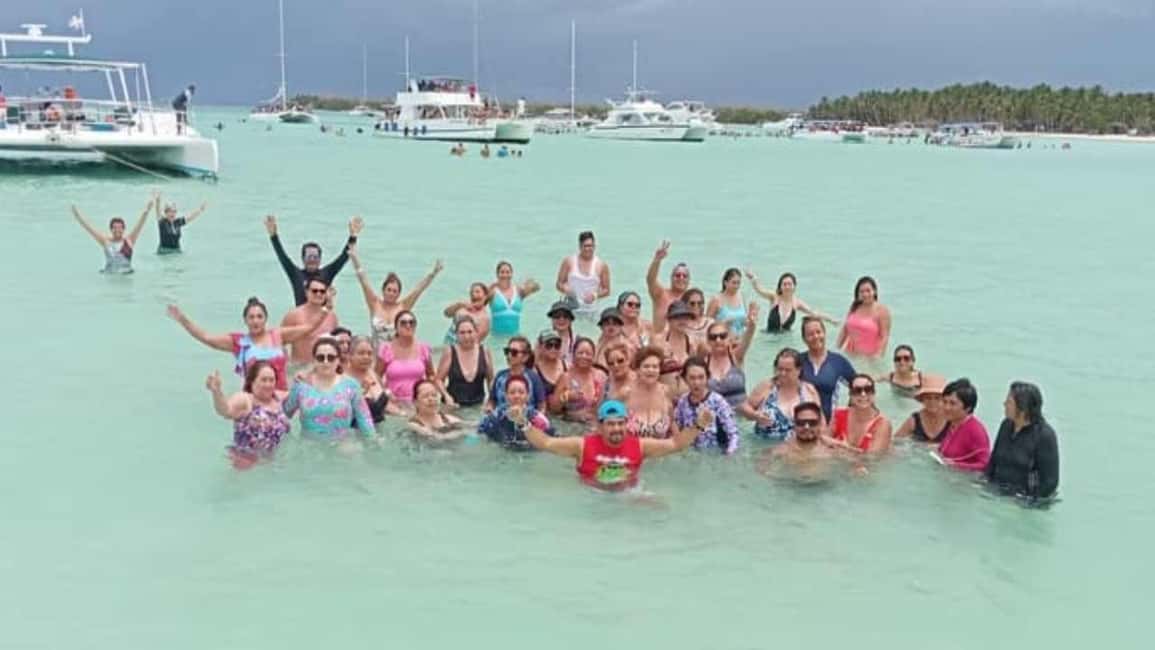 Punta Cana: Saona Island Tour with Lunch and Drinks - Punta Cana: Saona Island Tour with Lunch and Drinks — An Authentic Caribbean Escape