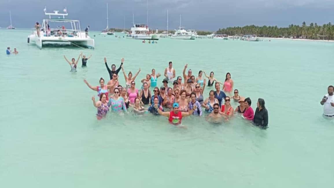 Punta Cana: Saona Island Tour with Lunch and Drinks - Key Points