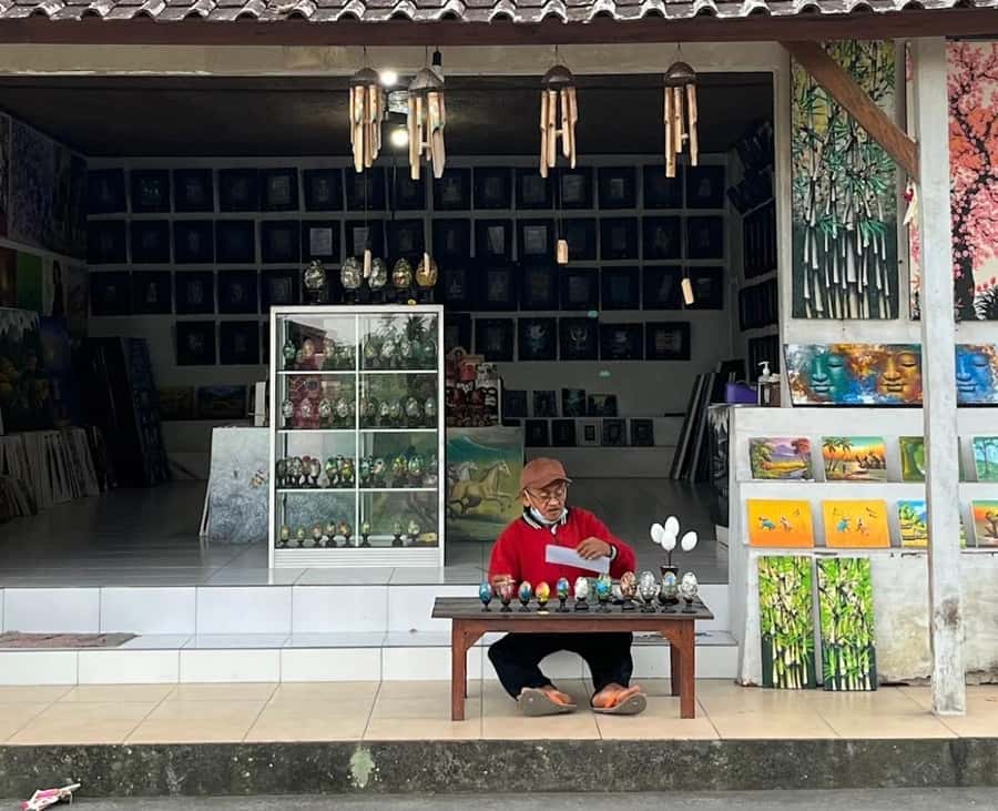 Ubud:Balinese Egg Painting, Canvas, and Canang Sari Offering - The Artistic and Cultural Significance