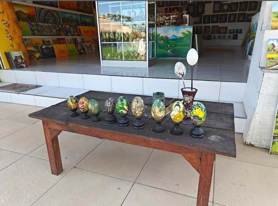 Ubud:Balinese Egg Painting, Canvas, and Canang Sari Offering - Accessibility and Meeting Details