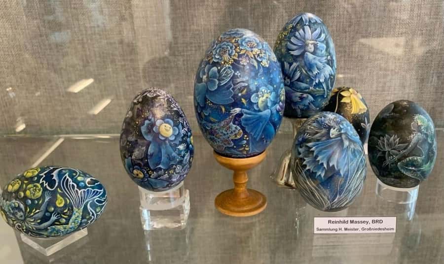 Ubud:Balinese Egg Painting, Canvas, and Canang Sari Offering - What You Can Expect