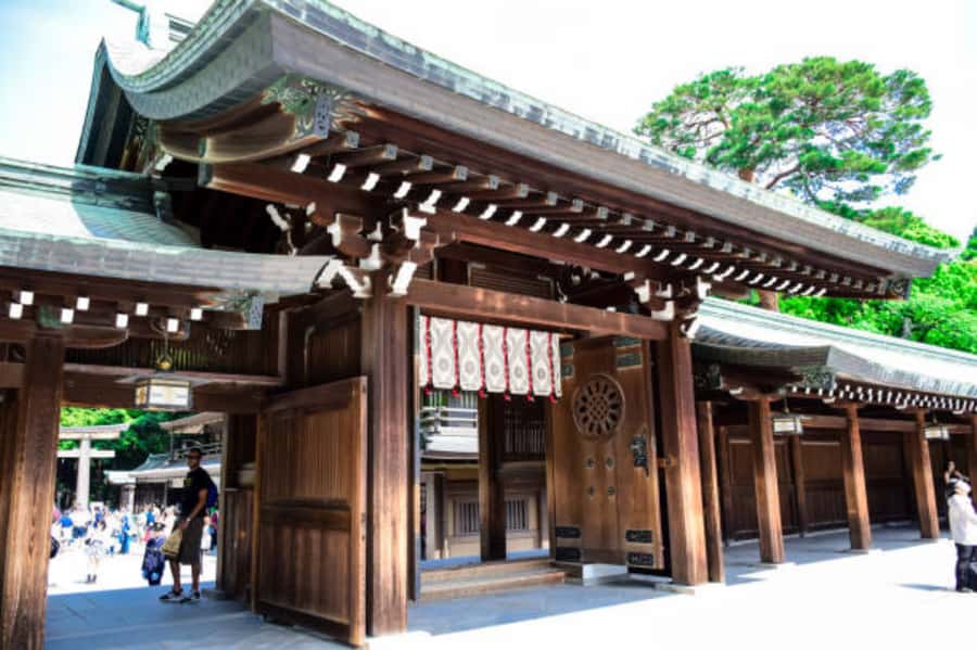 Tokyo: Meiji Shrine Walking Tour with Local Japanese Guide - Key Points