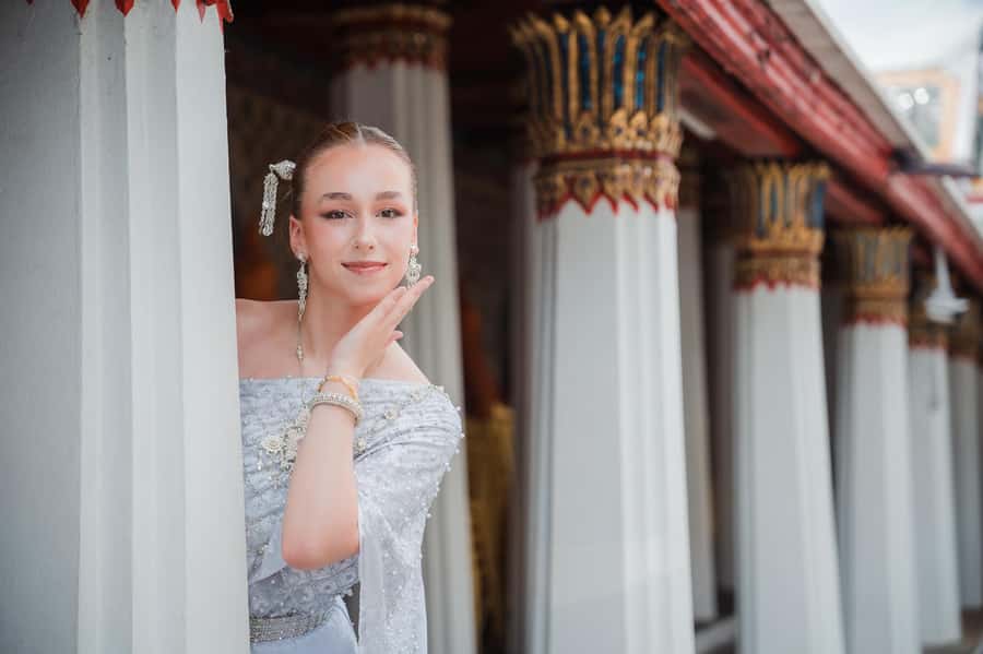Bangkok: Wat Arun Tour w/ Costume & Coconut Pancake Class - Good To Know