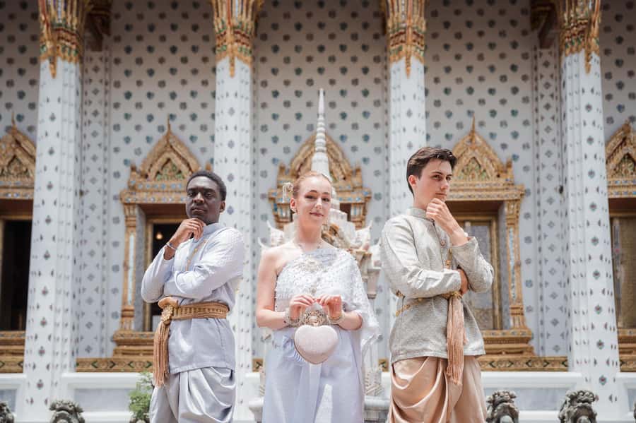 Bangkok: Wat Arun Tour w/ Costume & Coconut Pancake Class - Cooking Coconut Pancakes at Talat Phlu Market