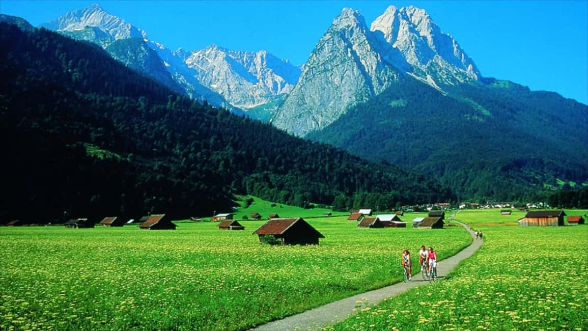 From Munich: Neuschwanstein & Zugspitze, Eibsee + Austria . - Frequently Asked Questions