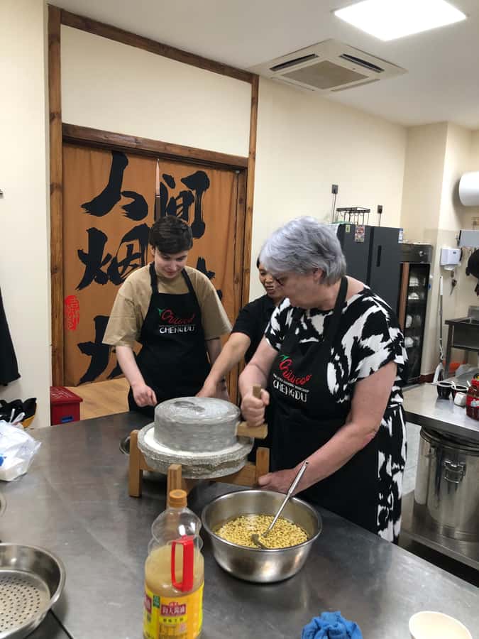 Chengdu: Tofu Cooking Class with Market Visit and Drinks - Key Points