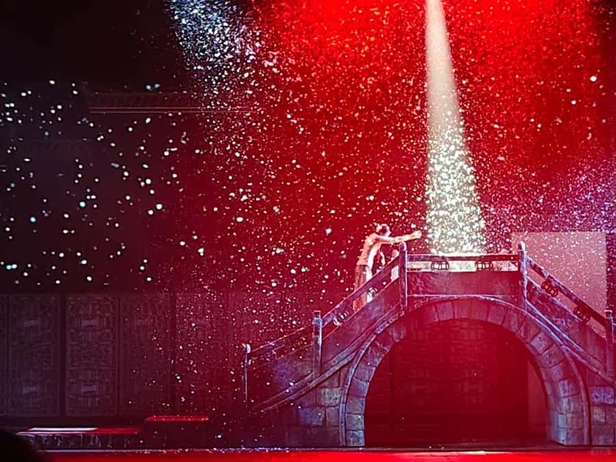 Huangshan: Performance Tickets for "Huixiu" Show - Who Should Consider This Experience?