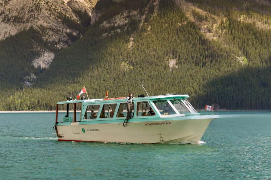 Calgary: Banff Gondola, Hot Spring, Bow Fall and Top 3 Lakes - Lake Minnewanka and Two Jack Lake