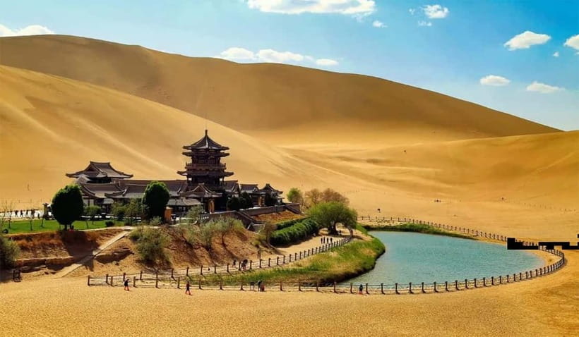Dunhuang: Mingsha Mountain, Crescent Lake & Museum Tour - Practical Details and What to Expect
