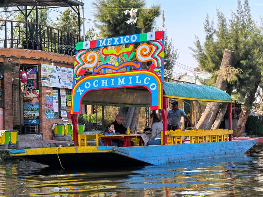 Mexico City: Expert-Guided Boat Tour with Lunch and Drinks - Key Points