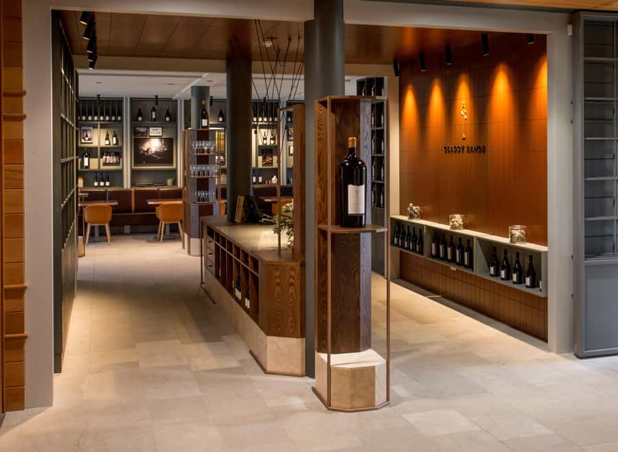 Craggy Range Deluxe, x2 winery tastings + Te Mata Peak - Key Points