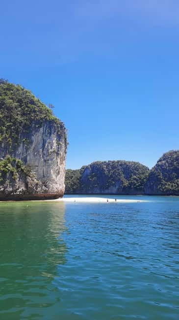 Hanoi: Lan Ha Bay Boat Tour - Lunch, Beach, Kayaking - Experience the Calm of Lan Ha Bay: A Full-Day Boat Tour from Hanoi