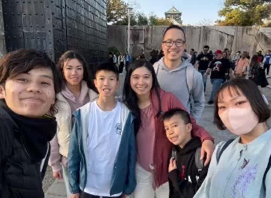 Osaka: Osaka Castle Guided Tour with Local History Expert - A Deep Dive into the Osaka Castle Tour