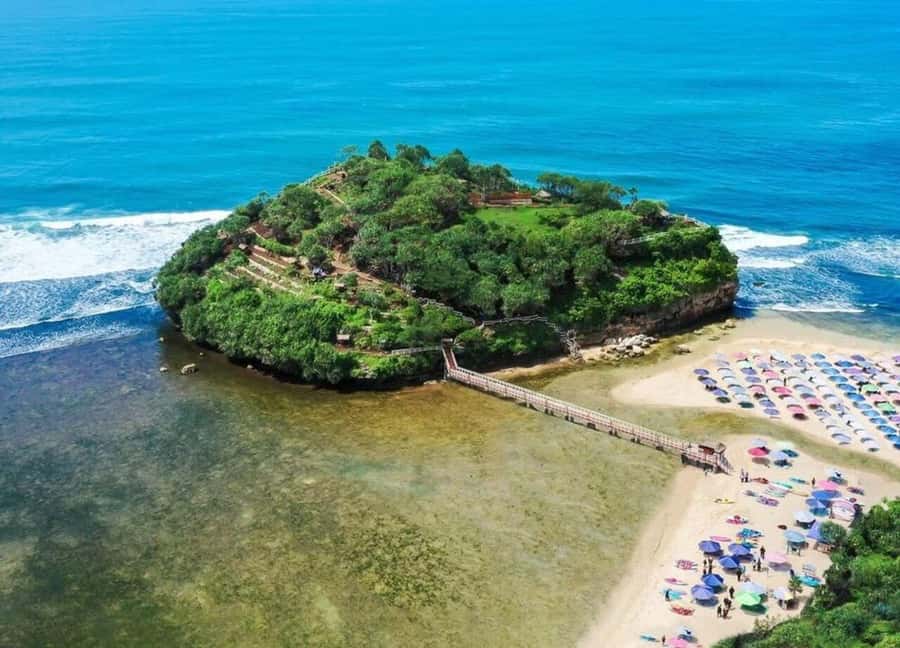 Yogyakarta: Pindul Cave, River Tubing & Drini Beach Tour - Key Points