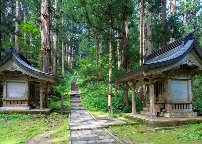 Tsuruoka & Dewa-Sanzan Private Tour with Licensed Guide - A Closer Look at the Itinerary and Highlights