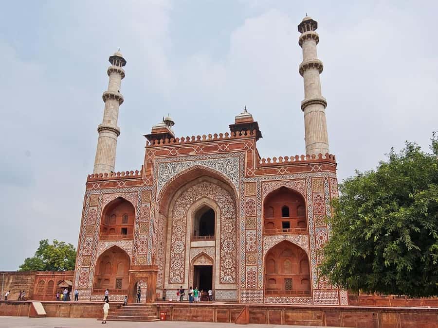 From Agra: Explore Fatehpur Sikri and Sikandra (Akbar Tomb) - An In-Depth Look at the Tour