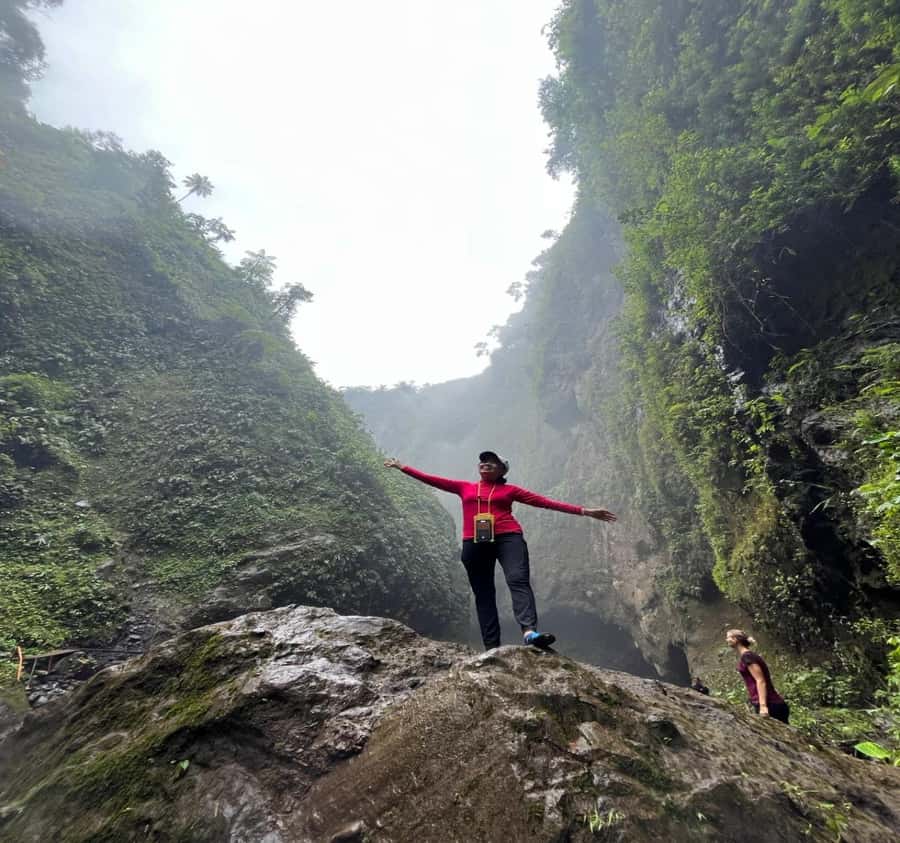 Malang: Tumpak Sewu Waterfall & Goa Tetes Guided Tour - Practical Details and Tips