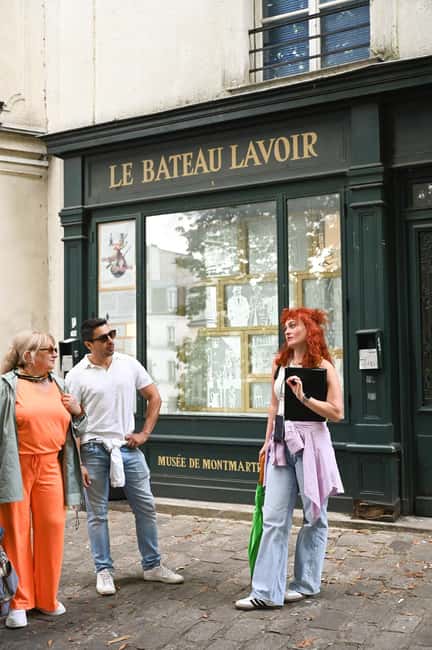Montmartre Walking Tour with Secret Tales, Views & Croissant - Place du Tertre: An Artists’ Village