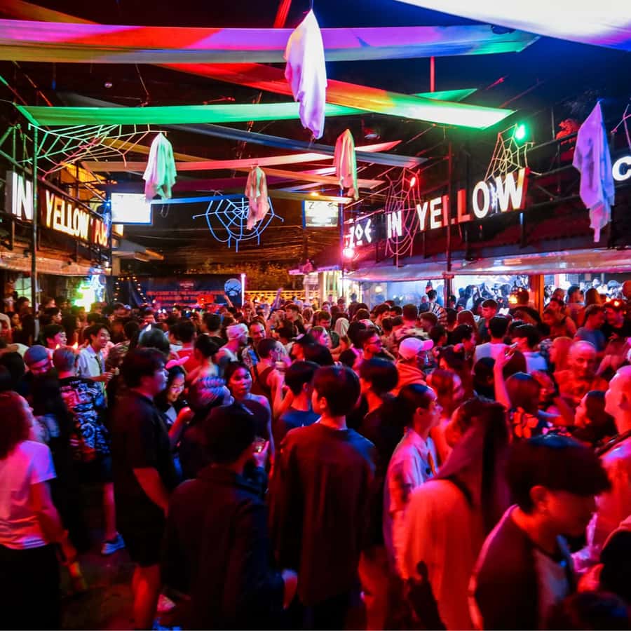 Chiang Mai: Nightlife Walking Tour with Rooftop Views - Zoe in Yellow: Quirky and Friendly