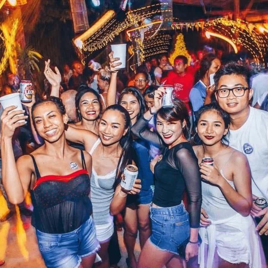 Chiang Mai: Nightlife Walking Tour with Rooftop Views - Ending the Night with Local Street Food