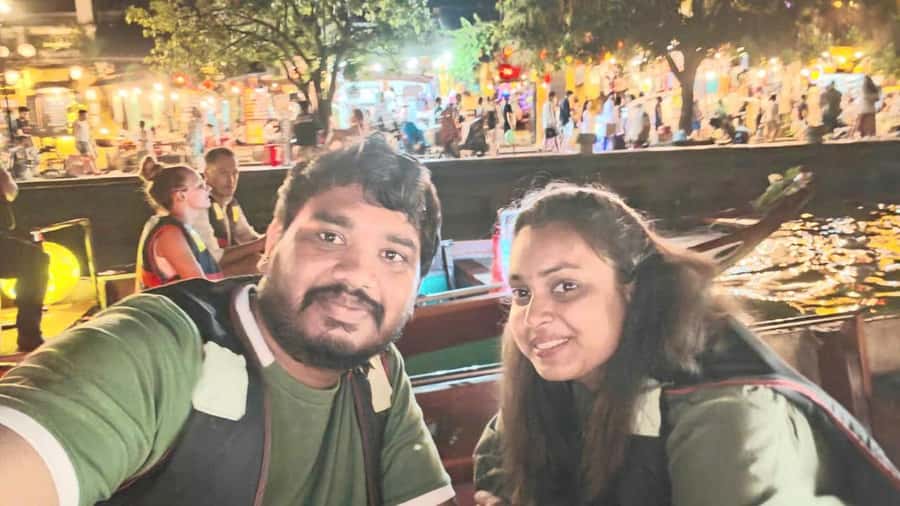 Hoi An: Lantern Boat Ride, Night Market, and Massage - Exploring Hoi An: Lantern Boat Ride, Night Market, and Massage