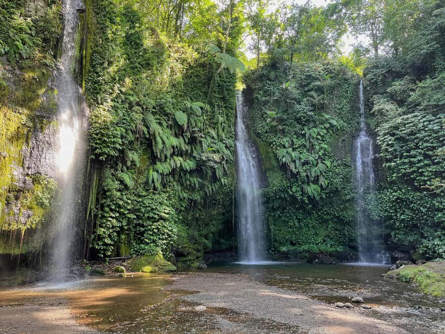 Lombok: Benang Stokel and Kelambu Falls Tour & Beach Sunset - Cultural Connection at Sukerara Weaving Village