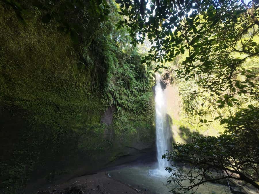 North Sulawesi: Tomohon Nature & Culture Private Guide Tour - Starting with Nature: Volcanoes and Waterfalls