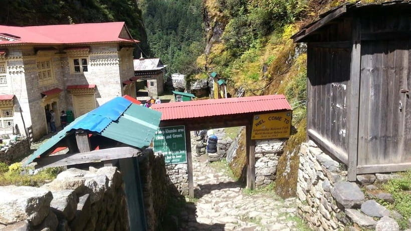 14-Day Gokyo Lakes Trek with Guide - Itinerary Breakdown and What to Expect