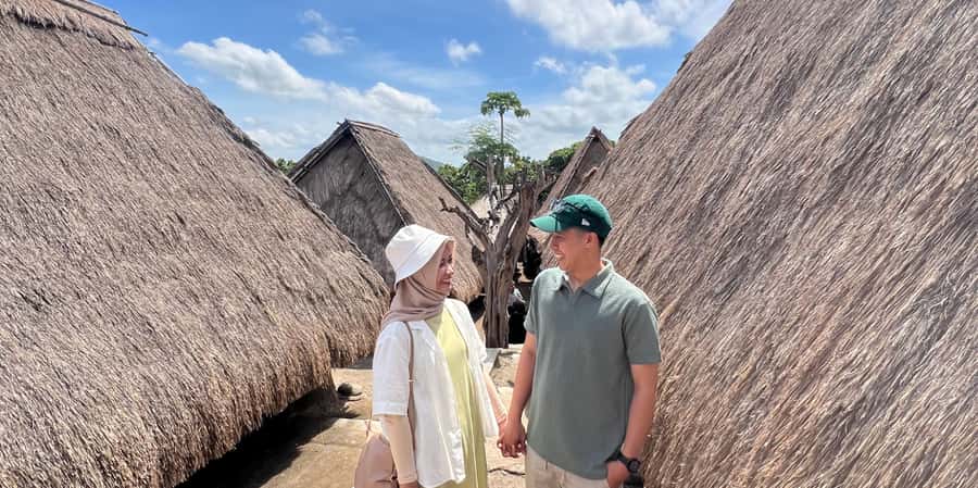 Mandalika, Lombok: Beach Hopping Tour & Sasak Traditions - Key Points