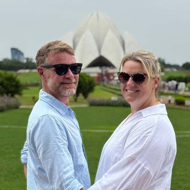 Delhi: Old & New Delhi Guided Tour with Street Food & Spices - Discover Delhi: A Balanced Journey Through Old & New with Food and Spices