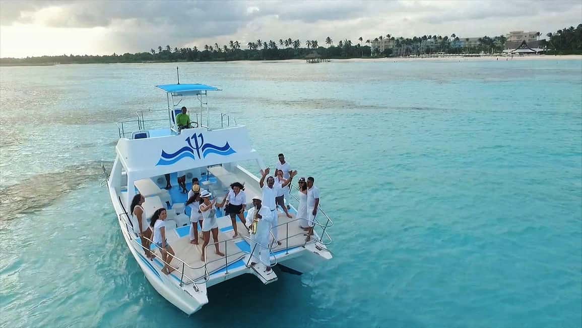 Punta Cana: Catamaran Cruise with Snorkeling & Open Bar - Key Points