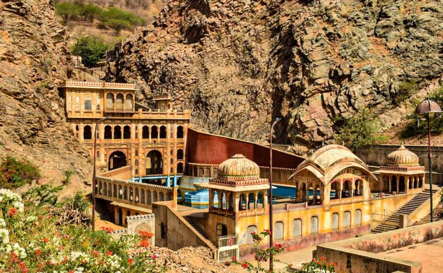 Jaipur: Private Evening Tour W/ Monkey Temple & Local Market - Good To Know