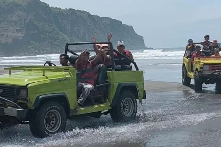 Yogyakarta: Parangtritis Beach Off-Road Jeep - The Sum Up