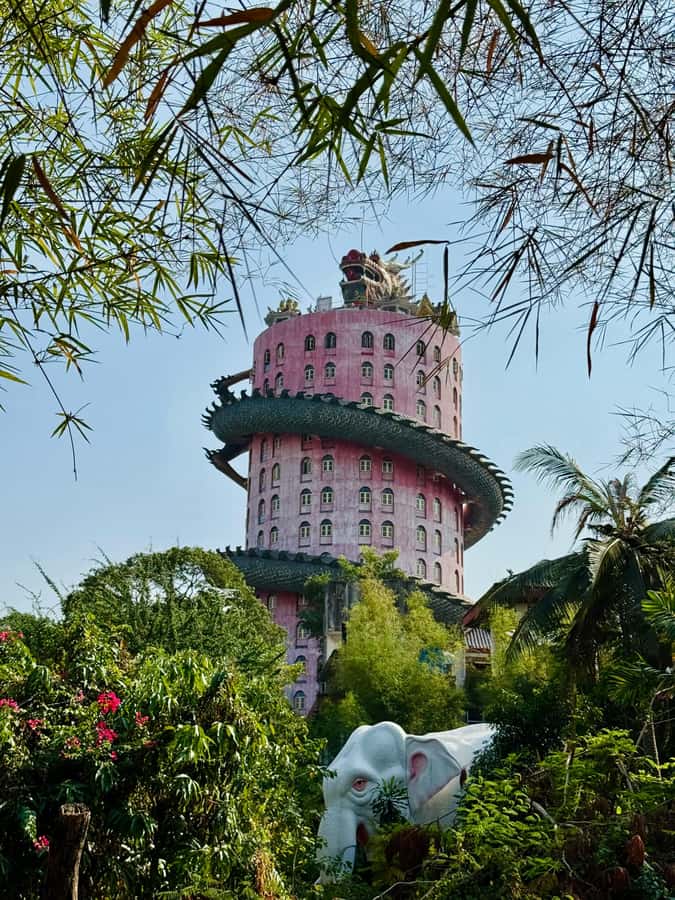 Floating Market on Paddle Boat & Dragon Temple Private Tour - Key Points