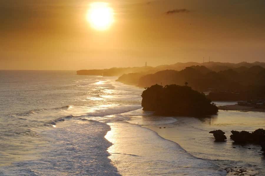 Yogyakarta: 5-Beach Full-Day Tour with Transfers & Entry Fee - Good To Know