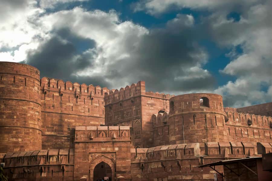 Agra: Top Attractions Guided Tour with option's - The Journey Begins: From Delhi to Agra