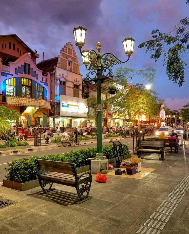 Yogyakarta: Malioboro Street Night Tour with Food Tasting - The Sum Up: Is This Tour Worth It?